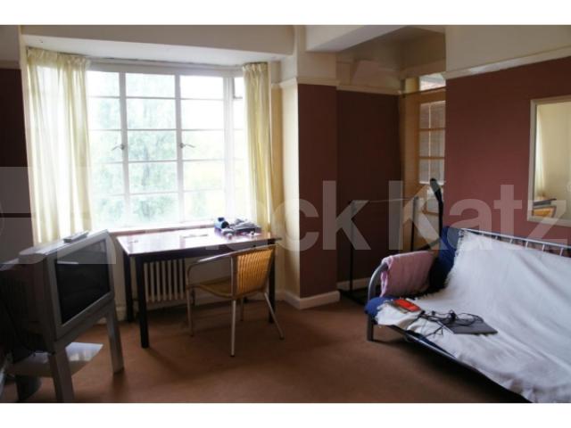 			NEW INSTRUCTION, 1 Bedroom, 1 bath, 1 reception Flat			 Nightingale Lane, Clapham South